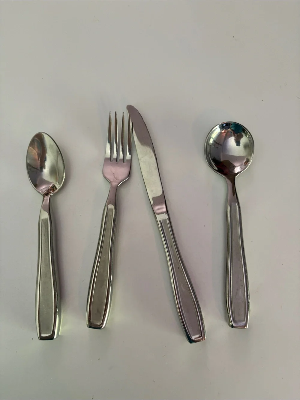 Weighted stainless Kinsman silverware set